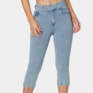 BEBE Y2K Blue denim capri jeans size 29